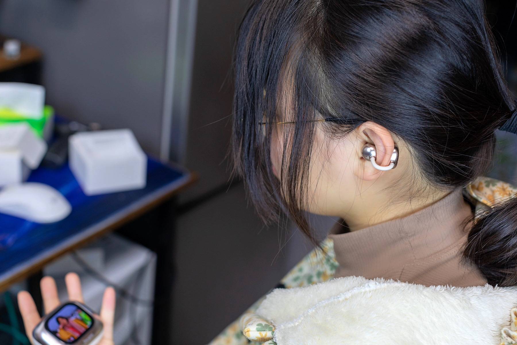 让语言交流无国界，当贝Air1耳夹式耳机，是耳机更是翻译机