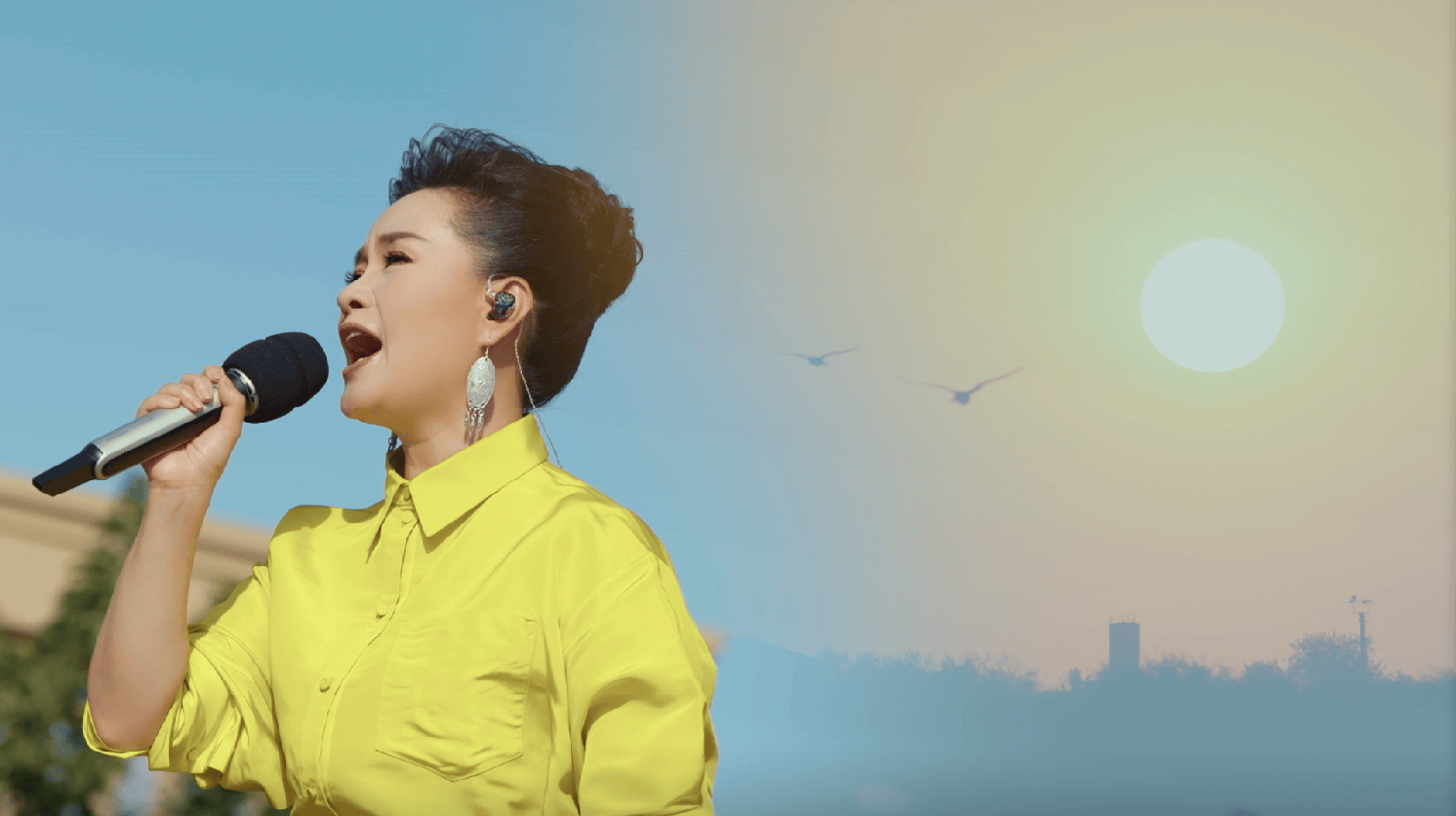 原创
            雷佳迪玛希领衔《声起地平线》 新农人花海弹唱看哭六国歌手封面图