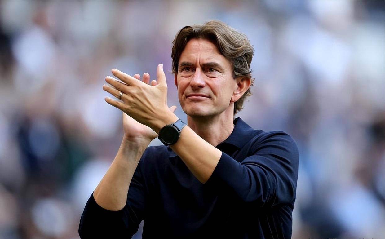 热刺战绩跌至第14，弗兰克遭球迷猛烈批评，质疑其职业教练身份