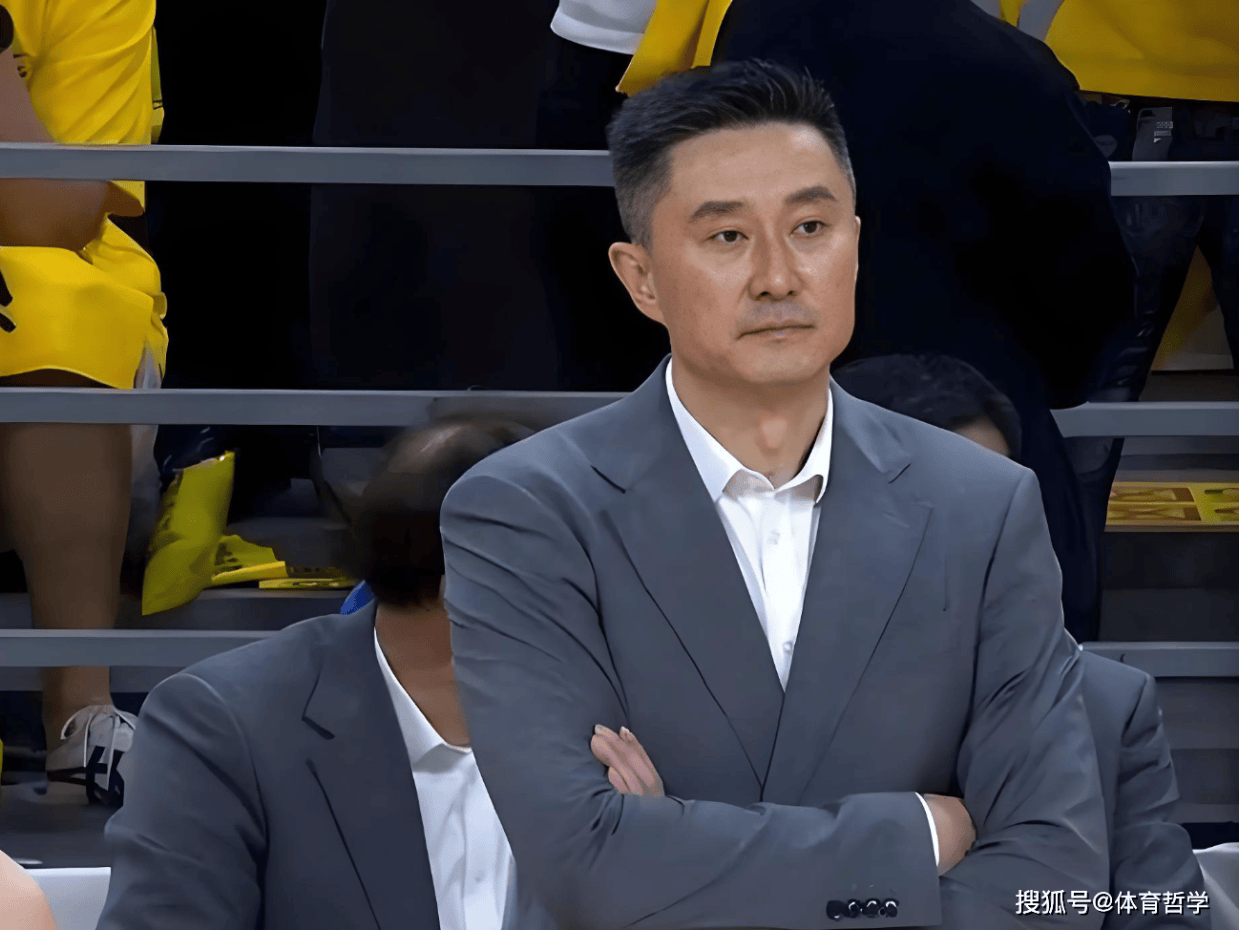 杜锋接受采访！感慨万千，点名批评广东队1人