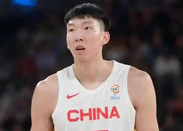 周琦时隔30天再现动态，驰援中国男篮成疑，妻子支持郭士强也释理解