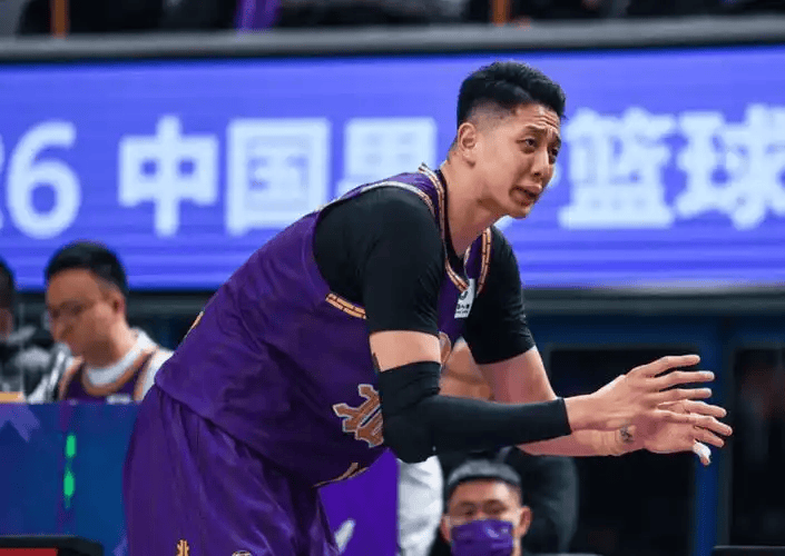 晒广东球衣，沈梓捷交易？北控官宣，名单曝光，此前曝和张庆鹏不和