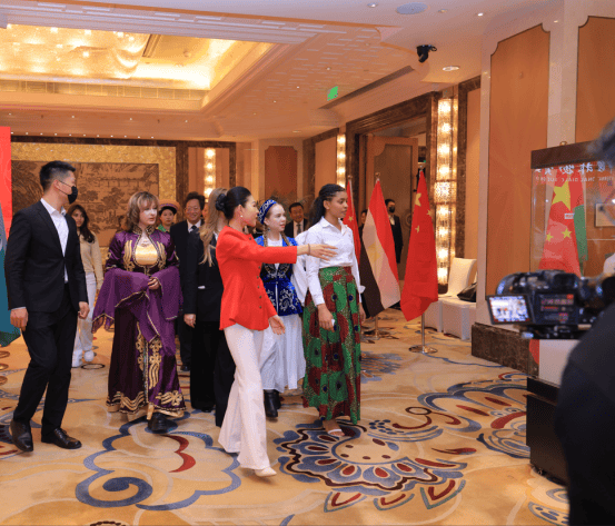 �����﷫��������Զ�����й��Ļ�����������̳˳���ٰ� ��̽����ȫ�򻯴�����·��