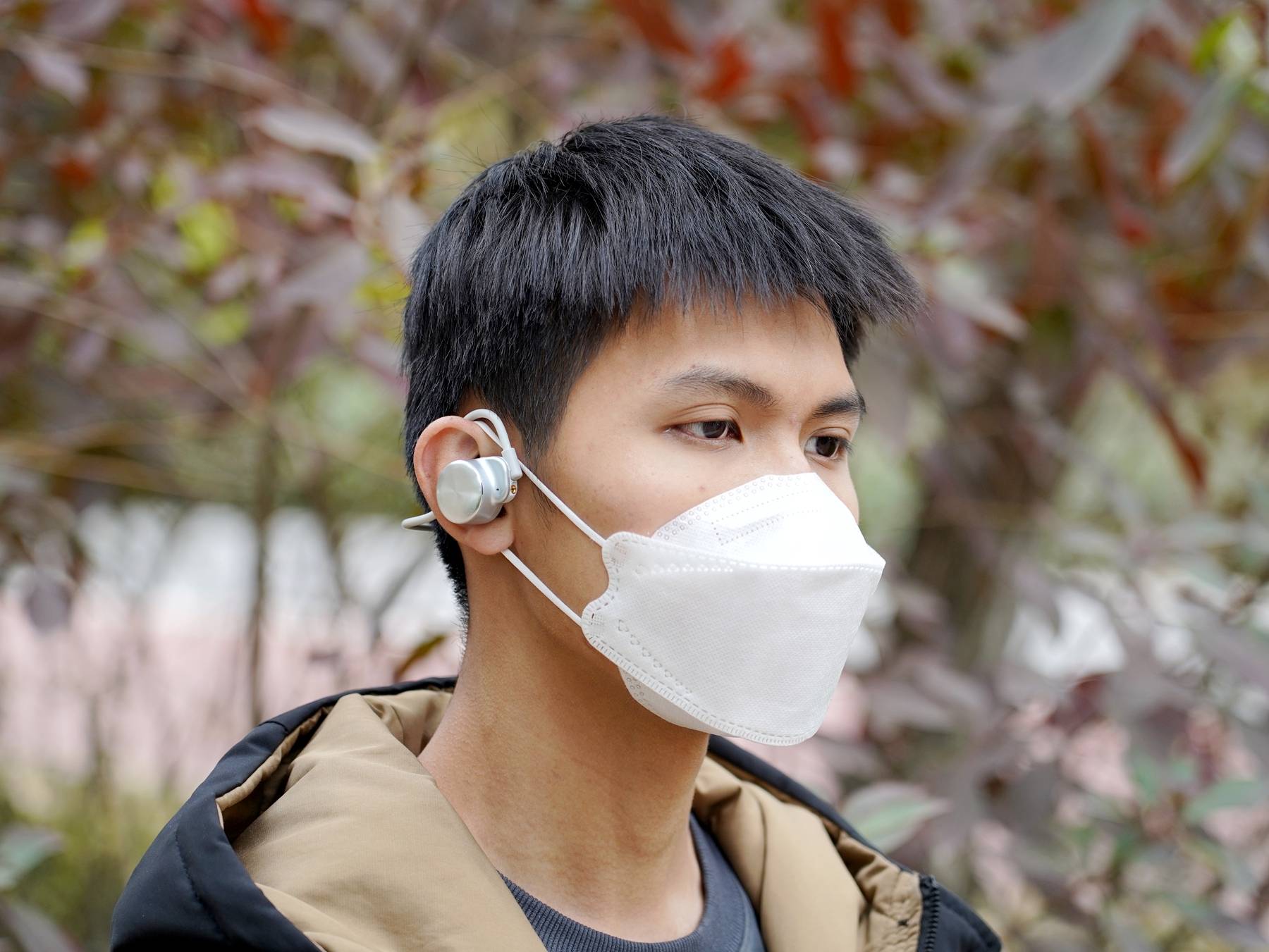 耳挂式智能音箱+可拆卸麦克风？弱水时砂SpeakFeel玩法有点多