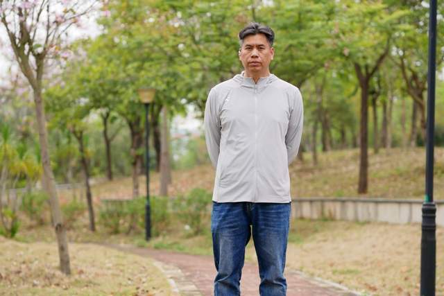 在阳光与舒适间划一道优雅边界：北归线 TROPIC NORTH 防晒衣