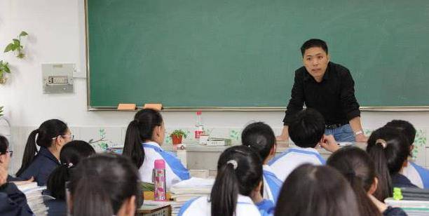 学校劝退学生家长不同意怎么办