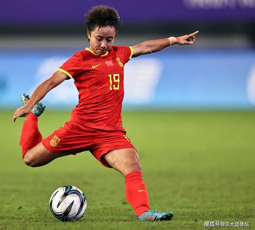 女足亚洲杯半决赛半场战报！中国女足1