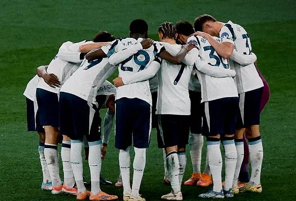 1-1爆冷！索博斯洛伊任意球破门，里沙利松绝平，热刺客平利物浦