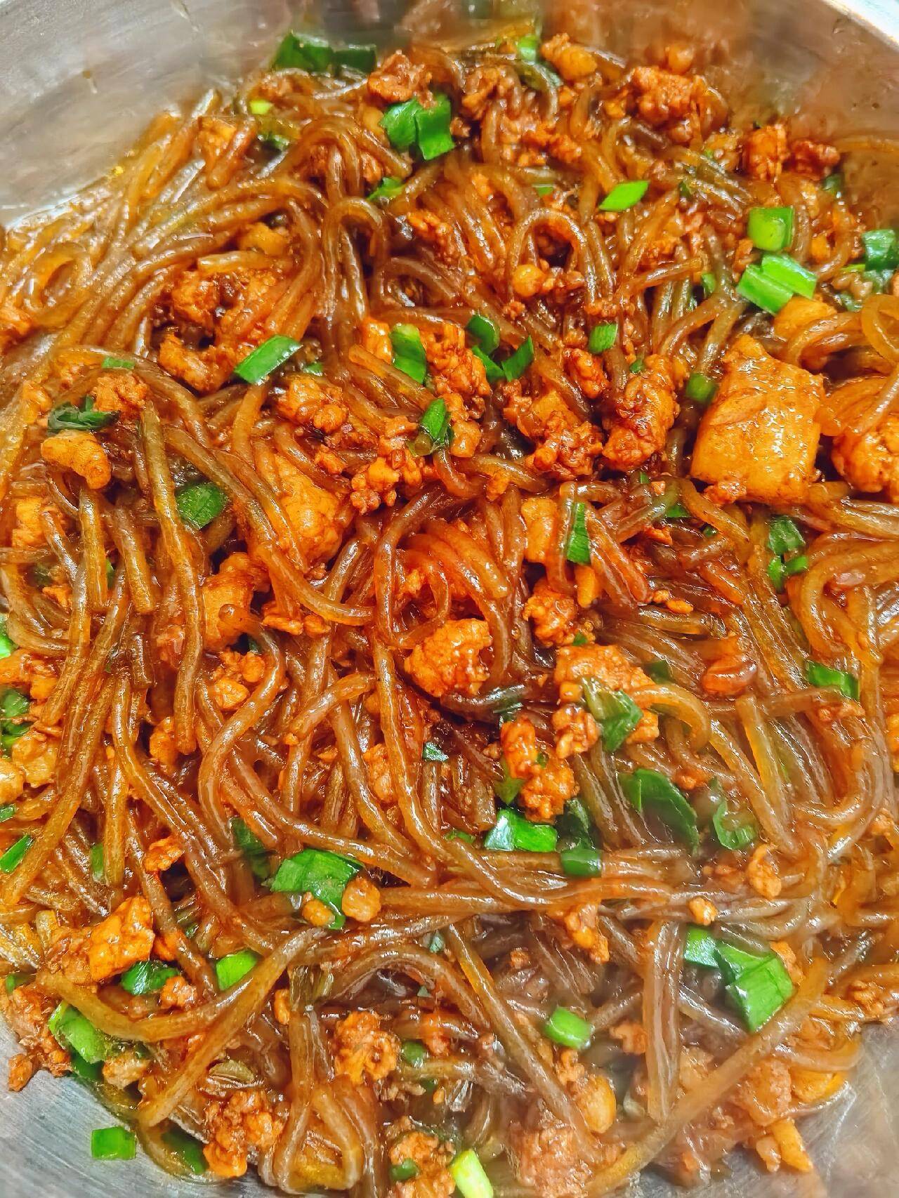 肉末粉条油亮亮的温柔陷阱