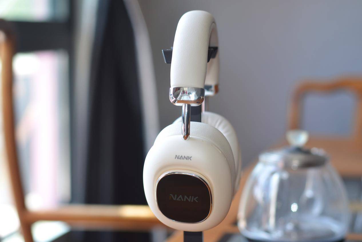 HiFi音质、智能交互灵动屏、AI智能，南卡SHOW头戴式耳机体验感拉满