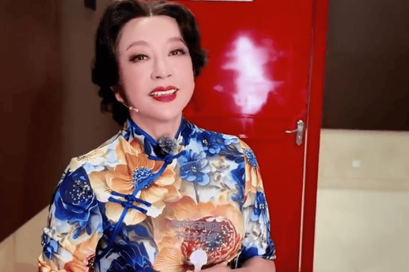 刘晓庆谈演员恋爱观：可谈但不公开，勿欺骗粉丝且不影响生活