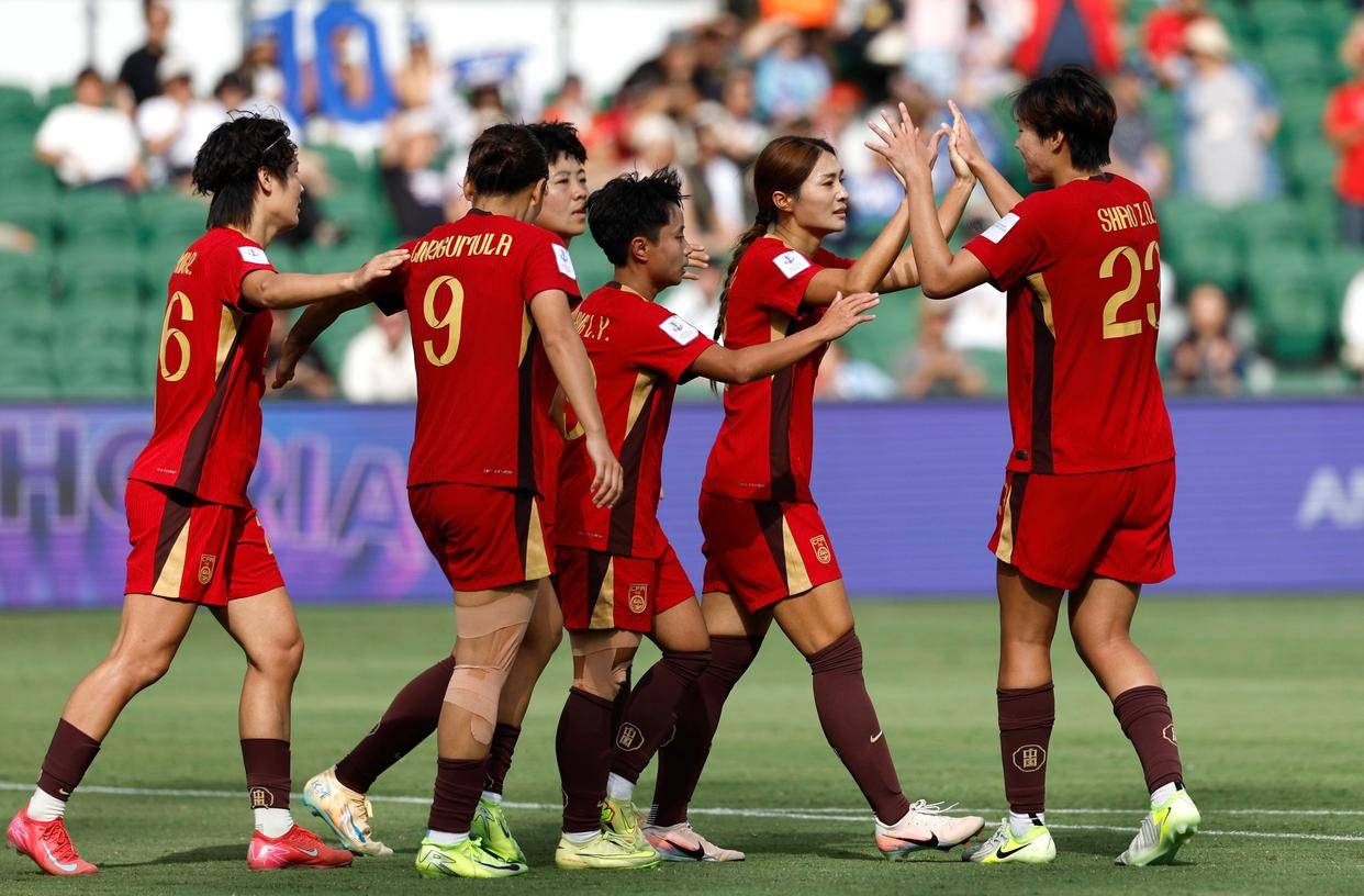 热搜倒逼选帅？中国女足别再让陈婉婷们活在算法里！