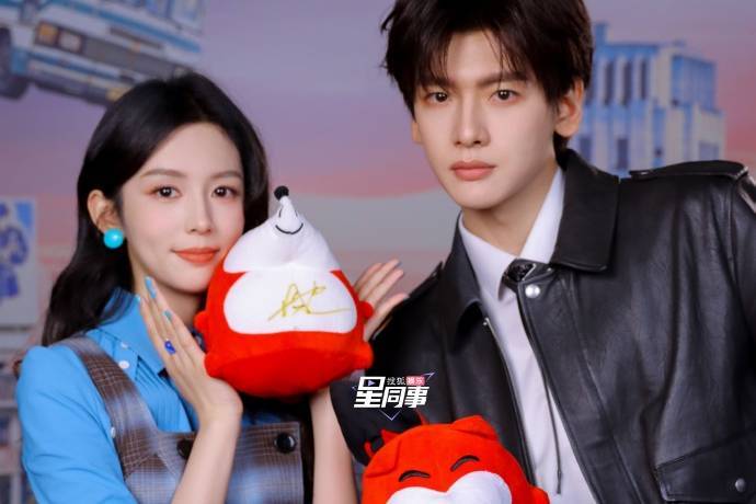 周也翟潇闻看吻戏路透脸红尖叫 畅想穿越1983年携手“搞事业”