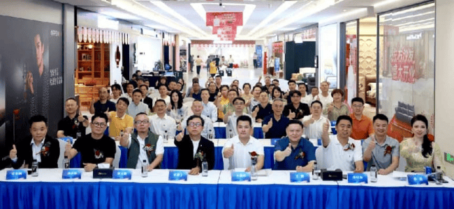 深圳市室内装饰行业协会十周年庆典启动仪式 暨第四届第一次理事会圆满落幕(图12) 深圳市室内装饰行业协会十周年庆典启动仪式 暨第四届第一次理事会圆满落幕(图12)