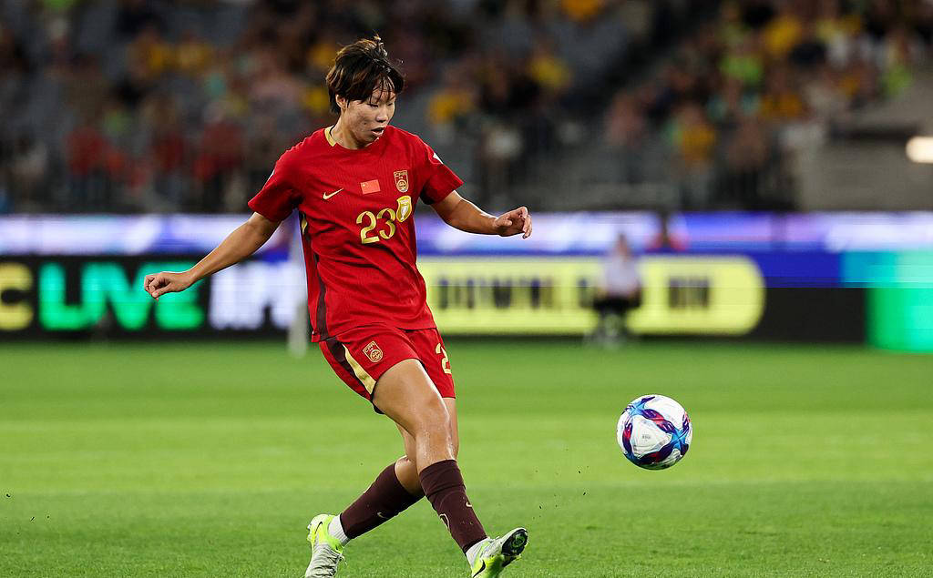 王霜接班人！22岁女足新星邵子钦正式加盟本菲卡，下赛季征战欧冠舞台