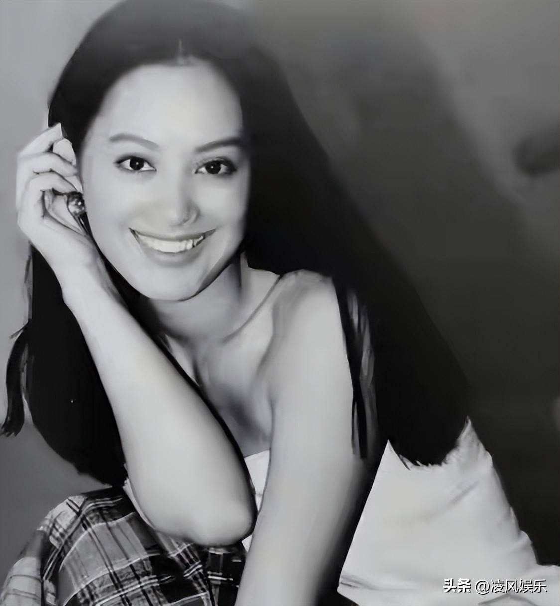 53岁宁静美国前夫留给自己的儿子如今成了她的中年依靠