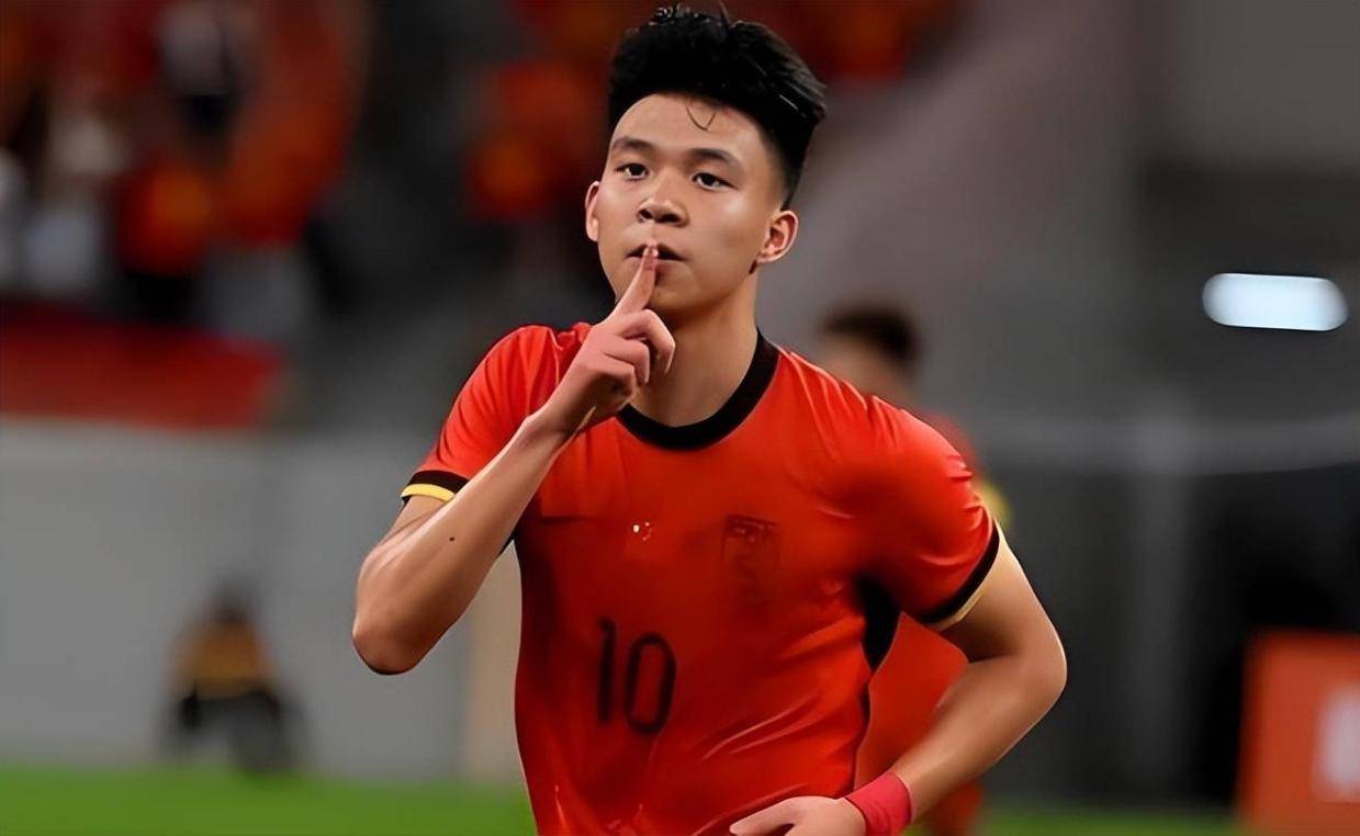 喜讯！五大联赛俱乐部高层官宣将扎堆引进中国球员，已提前将6位国脚放到引援名单