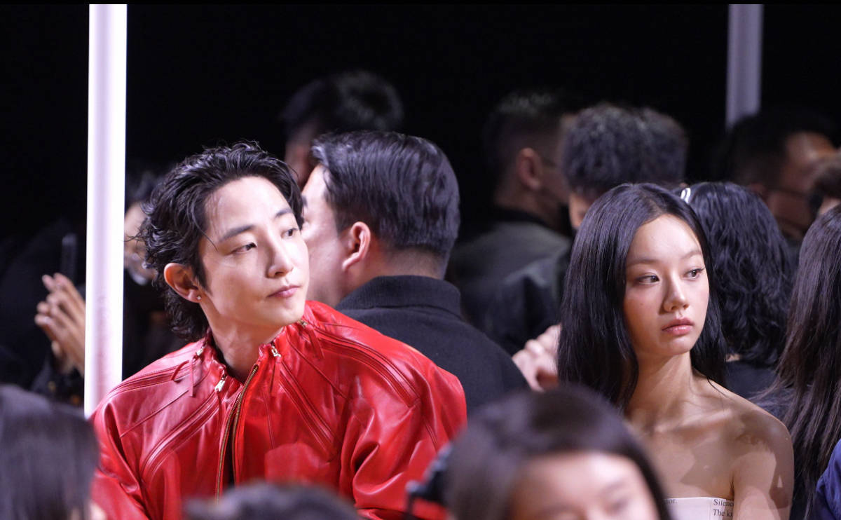 李洙赫李惠利闪耀上海时装周 同框看秀引爆时尚热潮