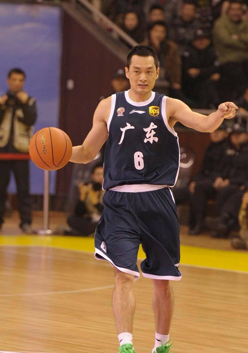 因伤缺阵背后的差距：曾凡博与赵睿的对比映射