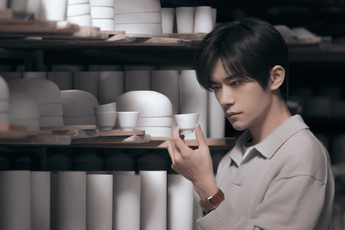 红果平台AI短剧涉肖像侵权 易烊千玺工作室启动法律维权