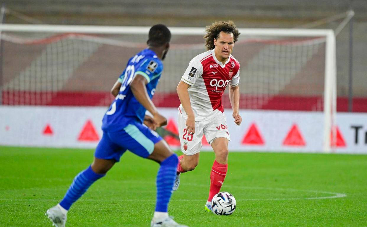 随着24岁阿森纳旧将破门，摩纳哥以2