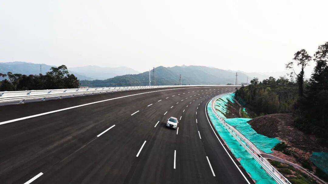 国内首个!探秘“路空一体”国家级测试基地(图6) 国内首个!探秘“路空一体”国家级测试基地(图6)