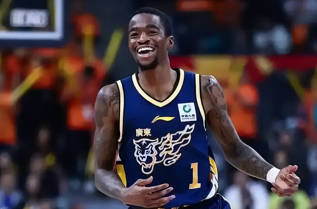 广东3将缺席战青岛，辽宁捡到宝，林葳暂不回CBA，郭艾伦直播辟谣