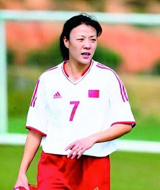 原来她已去世8年，助力中国女足登顶亚洲，嫁美国丈夫，中年患癌