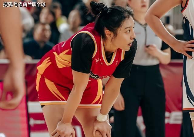 女篮26岁悍将再进总决赛，与王思雨争冠军，微笑喊话，宫鲁鸣欣慰