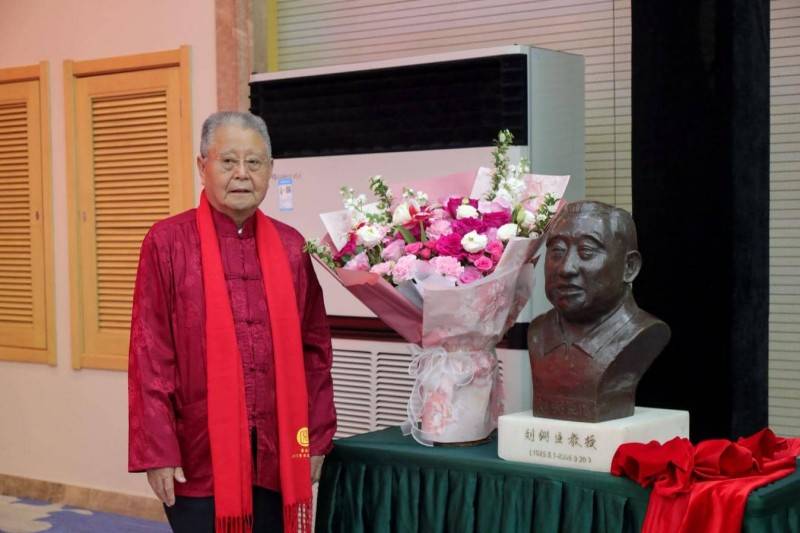 第九届臣字门学术流派文化节举行(图4) 第九届臣字门学术流派文化节举行(图4)