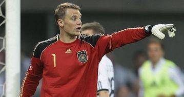 诺伊尔职业生涯的坚持与创新，彰显了现代门将的全能与忠诚