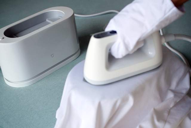 米家熨烫机2评测：除菌除螨，熨衣从此告别“皱”烦恼