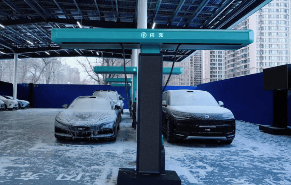 全球海拔最高！比亚迪把闪充站建到了珠峰脚下，2026年目标20000座