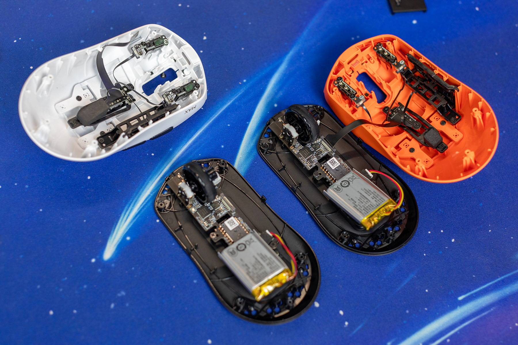 雷柏VT1/VT1MAX拆机实测，这49克分量里藏着哪些值得玩味的细节