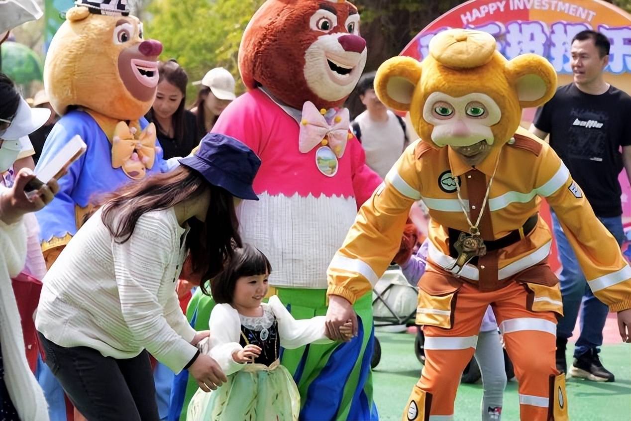 《“五一”亲子游标杆！闯入熊出没世界，解锁沉浸式假日时光》