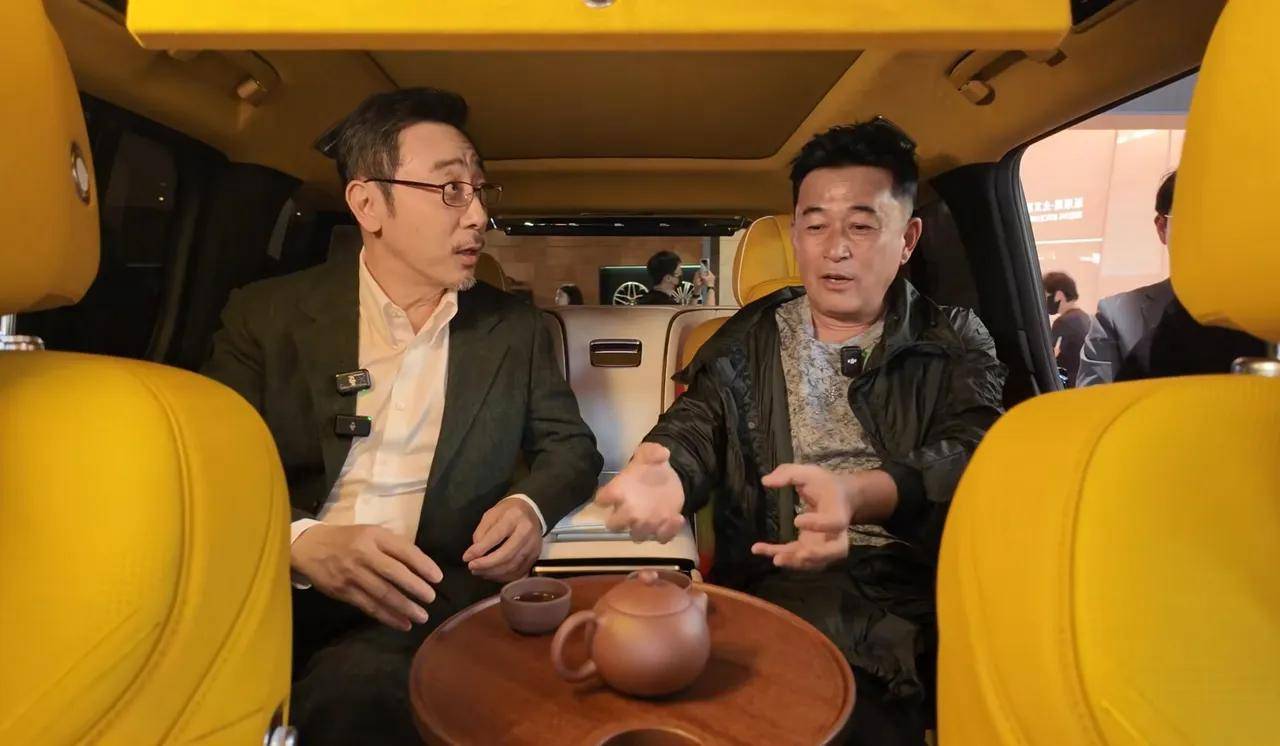 北京车展惊现“反派大佬”同框！他们的眼睛瞄准了同一款车，比亚迪仰望！