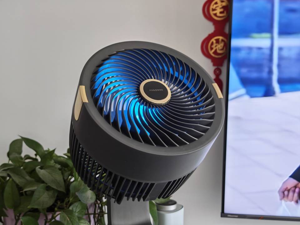 一台循环扇自我修养:风要远,不刺激,还能降尘—母婴级宫菱VEV测评