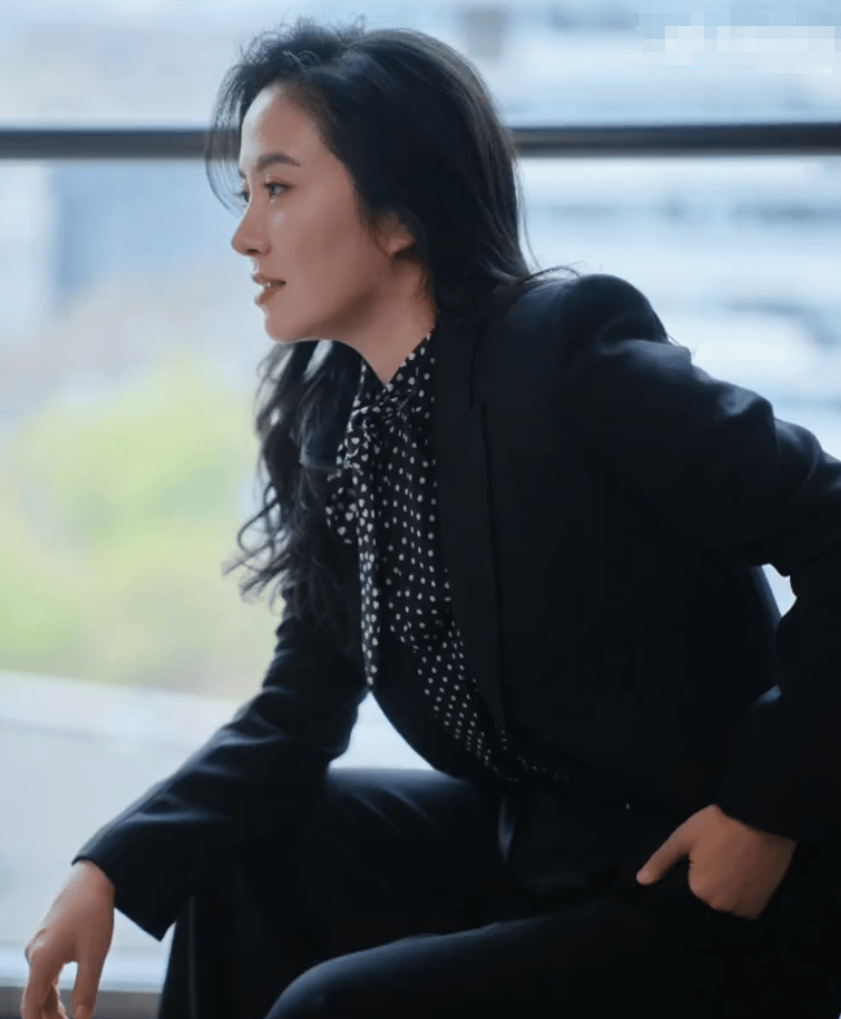 叶璇自曝遗产争夺风波 父亲女友夺地契致父亲未能安葬