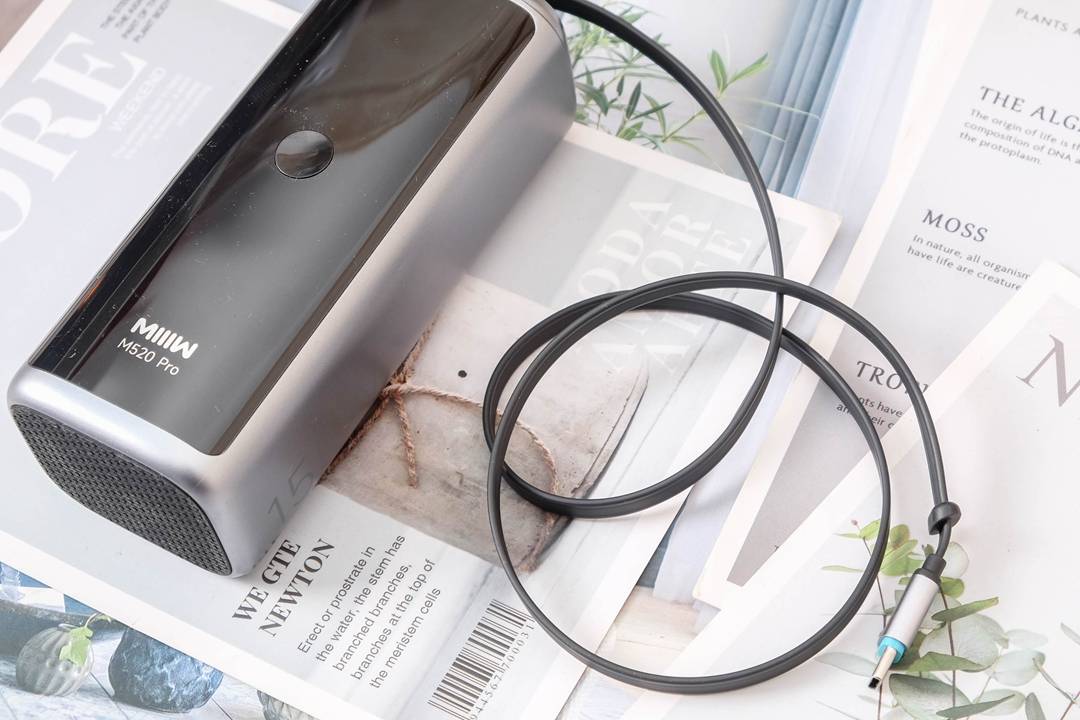 米物能量柱Pro体验：120W小米秒充+100W笔记本快充，一个顶三个