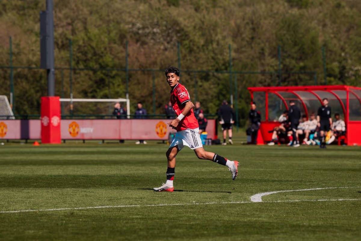 卡里克观战曼联太子梅开二度！夏季将踢季前赛，英超首秀为时过早