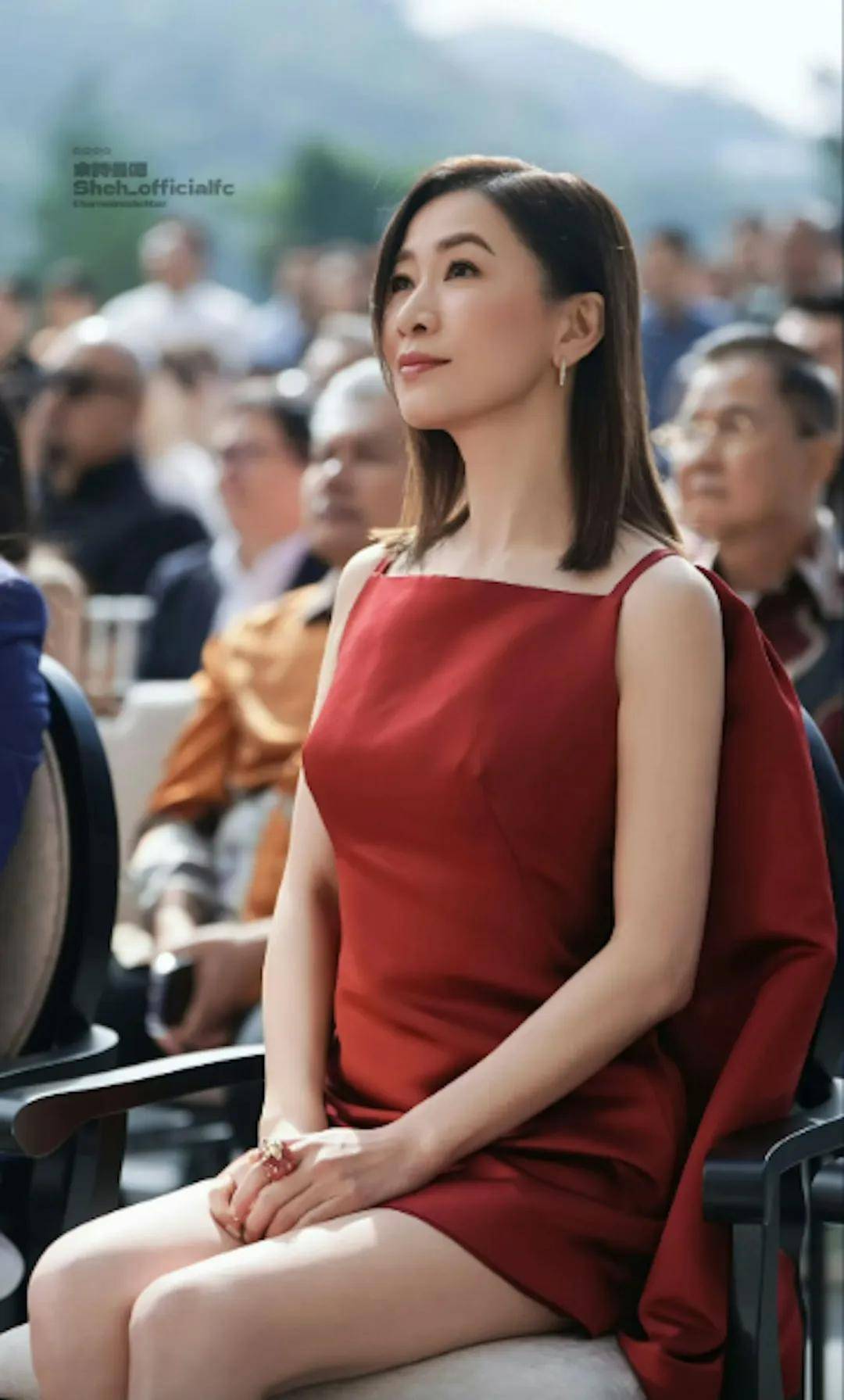 佘詩曼大馬出席活動排列三现金网，要烈日當空暴曬，嫩膚即刻燶咗。（網上圖片）