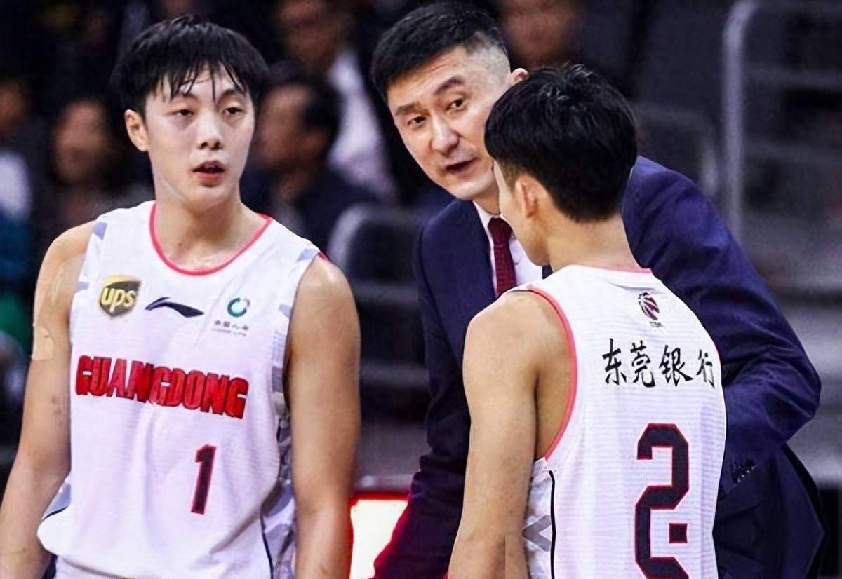 广东不敌福建，为什么输球？胡明轩毫不客气说出原因，说得很实在