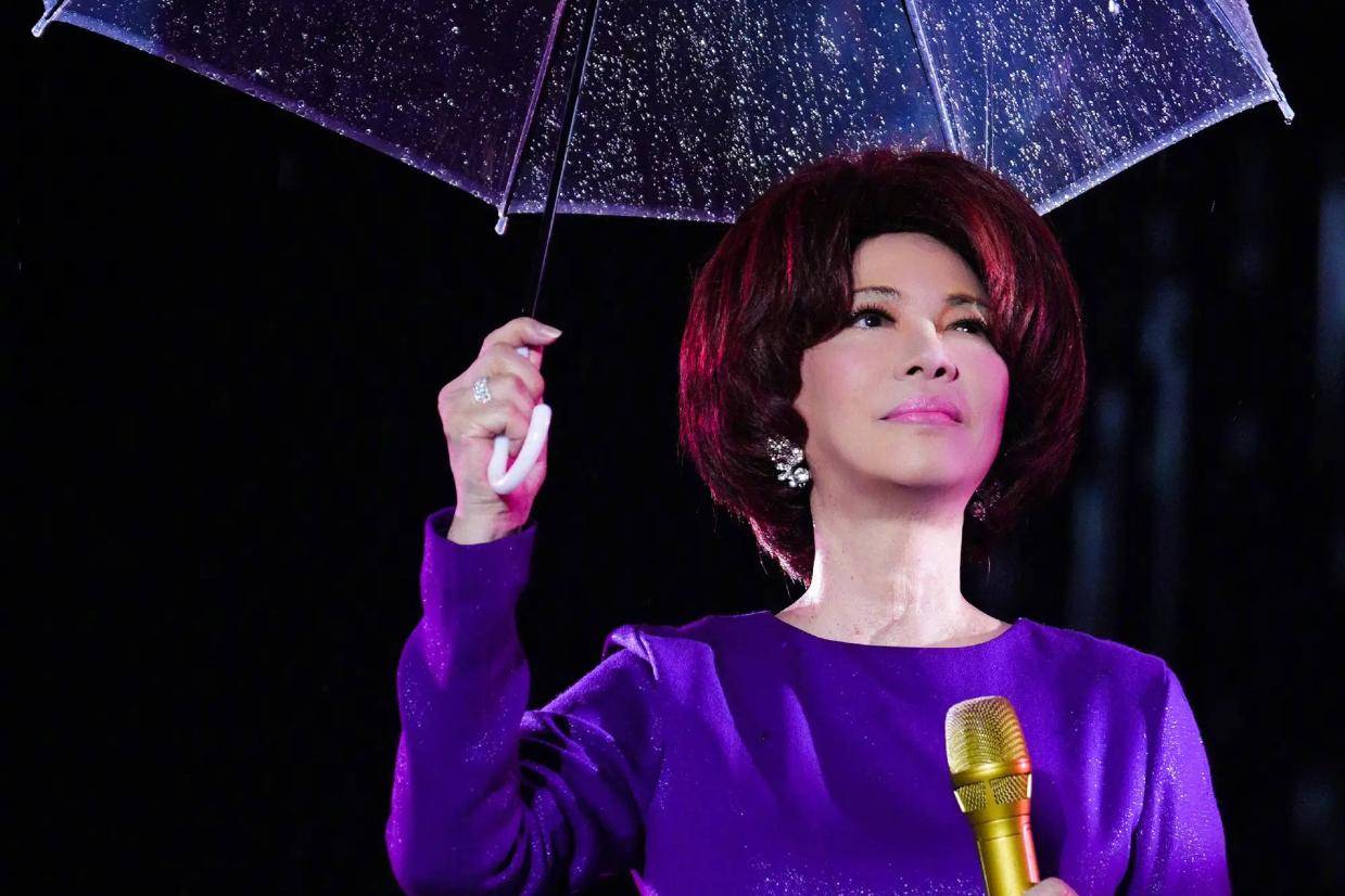 蔡琴宣布明年告别歌坛，回应称雨中演出感动难抑