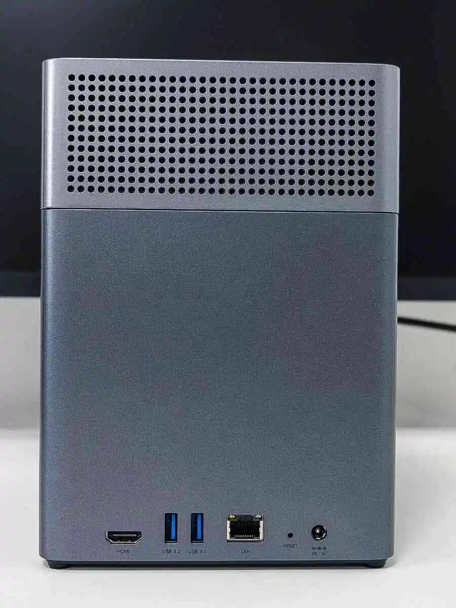 618NAS闭眼抄作业！绿联DH4300 Plus实测，治好我所有存储焦虑