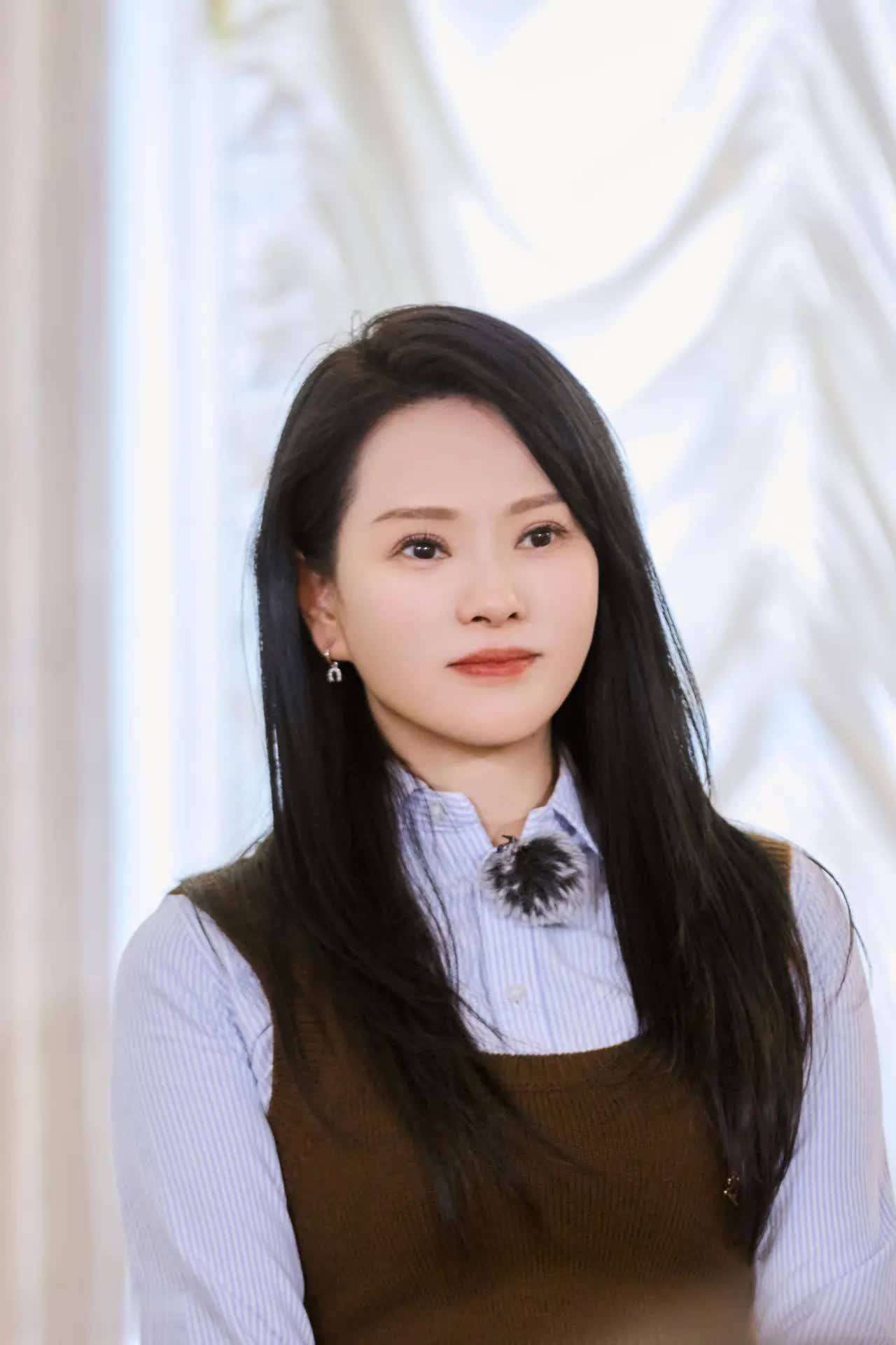 原创            妻子的浪漫旅行 伊能静又被夸上热搜 网友一句话道破真相