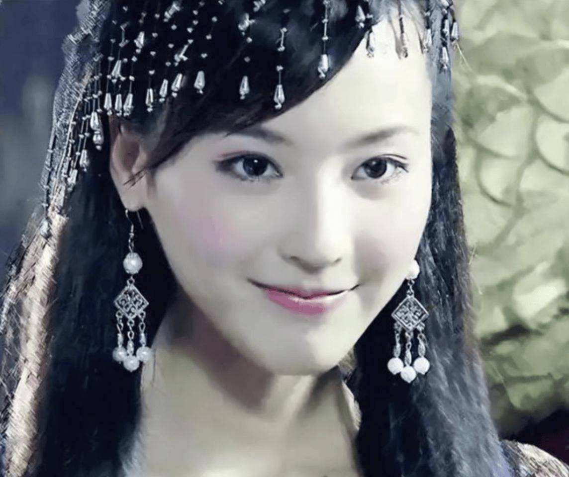 马景涛前妻吴佳尼晒产后妊娠纹,自曝产后漏尿,一度不敢出门