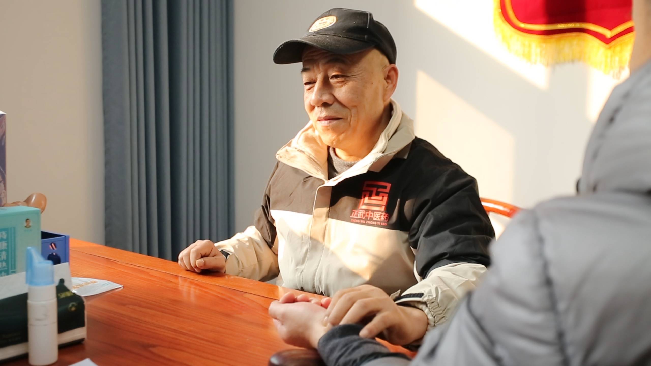 不住院不吃药不喷鼻子，涌泉穴贴一片，老鼻炎终于能闭嘴睡觉了