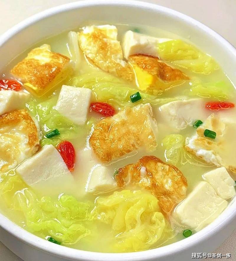心脏决定寿命！中老年人别太抠门，常吃8种食物，心脏越养越年轻