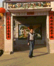 “姑娘穿裙子的时千万不要站在强光下,旁边的大爷都看傻了”哈哈