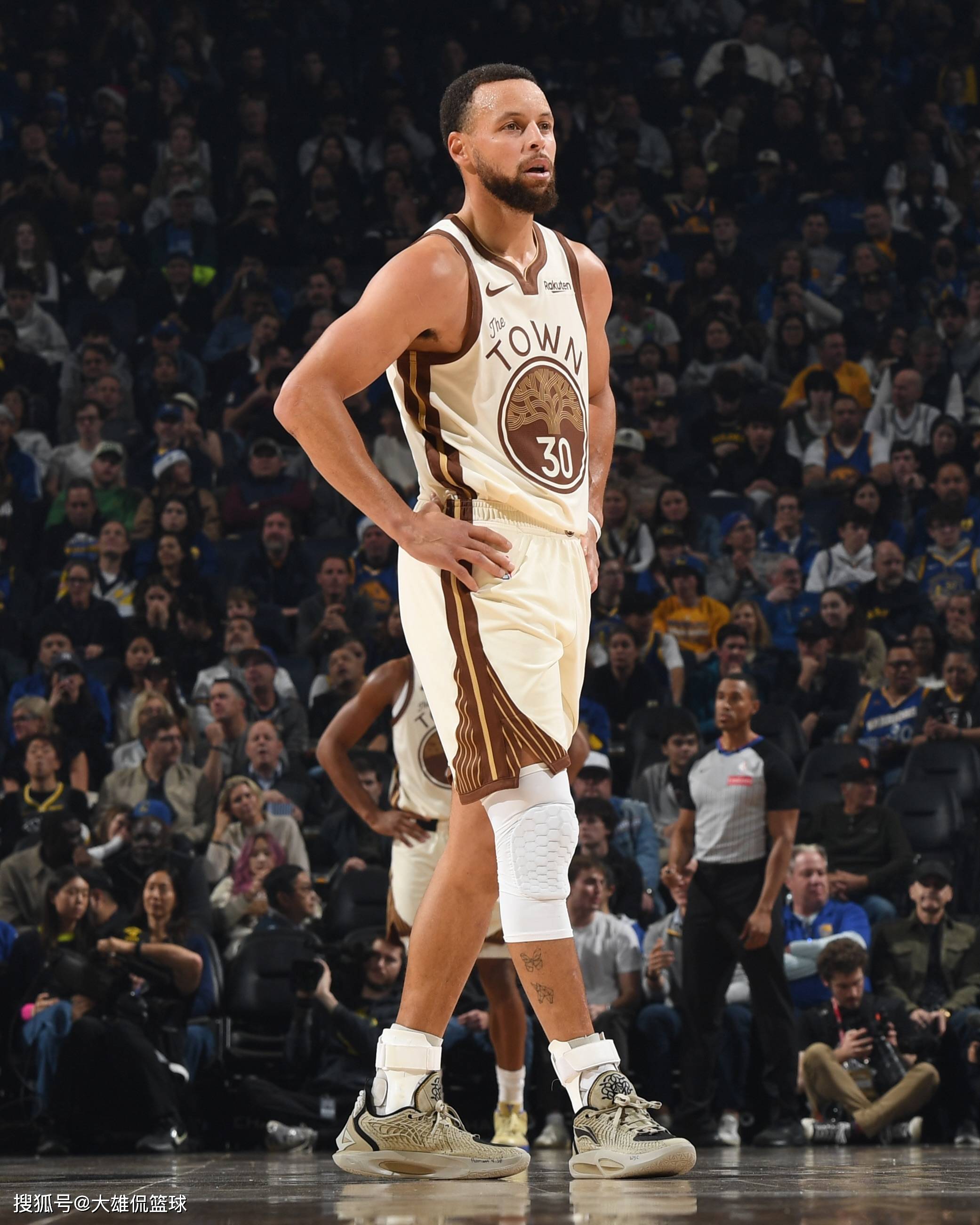 李宁目前最有名的nba代言人分别是斯蒂芬库里的金州勇士队友吉米